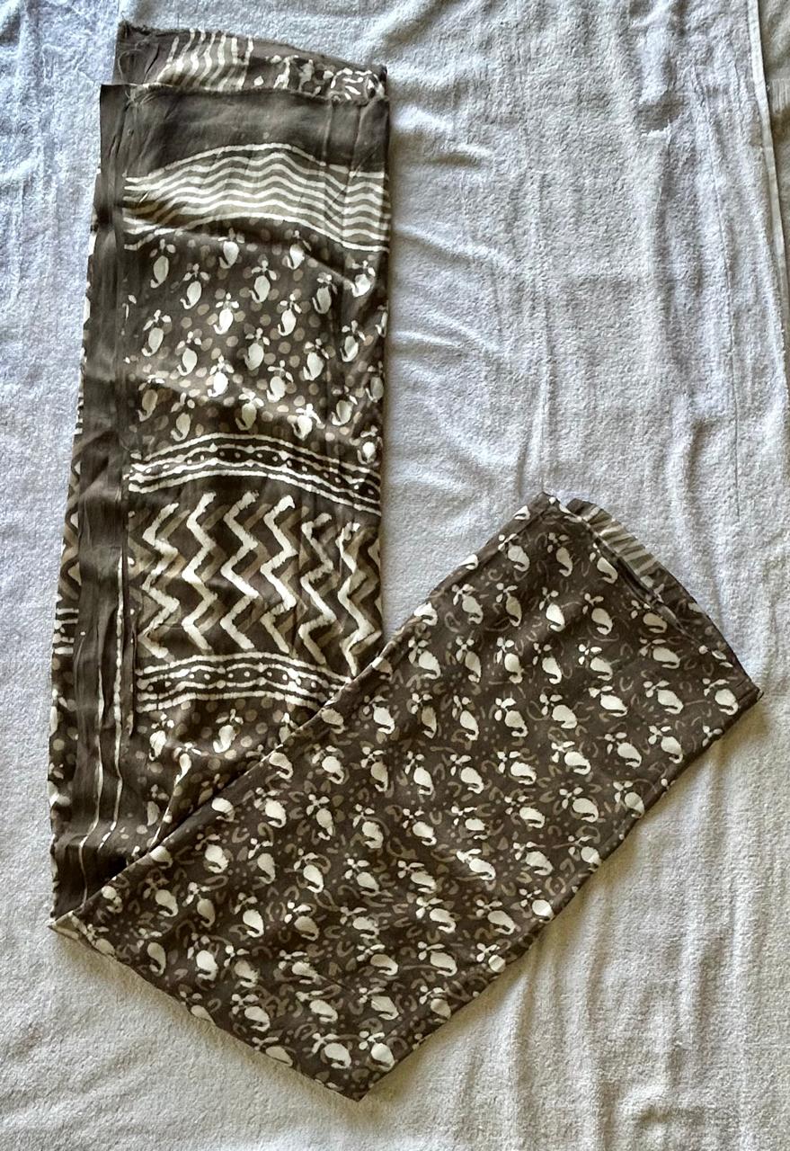 Brown Handcrafted Printed Silk Saree – Elegant • Lightweight • Timeless Art Inspired